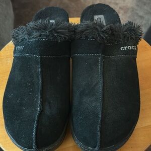 Women’s Black Suede lined Cobbler Clogs.
Size 9